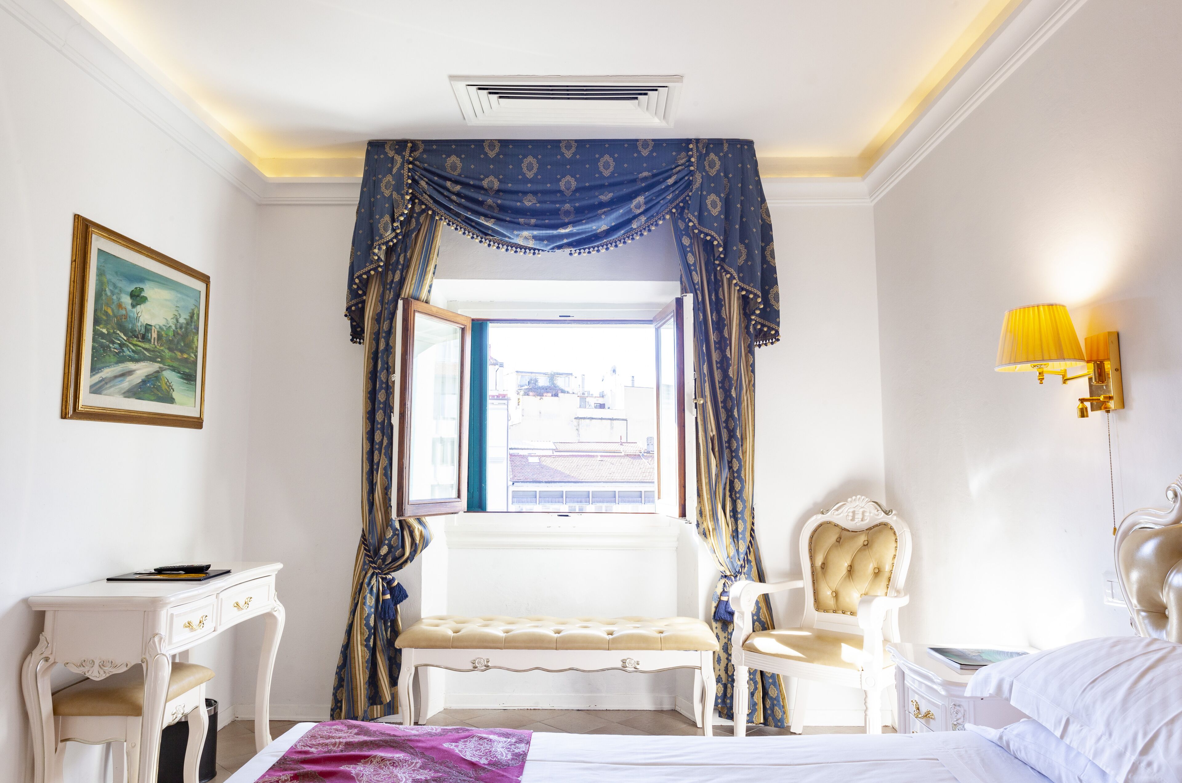 classic double room | 1 bedroom, minibar, in-room safe, individually decorated