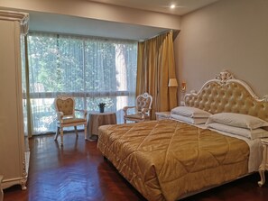 Apartment | Minibar, in-room safe, individually decorated, individually furnished - Villa Royal (Florence)