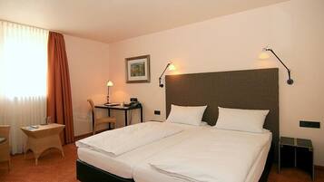 Standard Double Room (Scheune) | Hypo-allergenic bedding, desk, blackout drapes, iron/ironing board