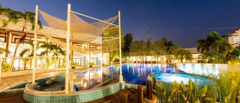 Outdoor pool, sun loungers