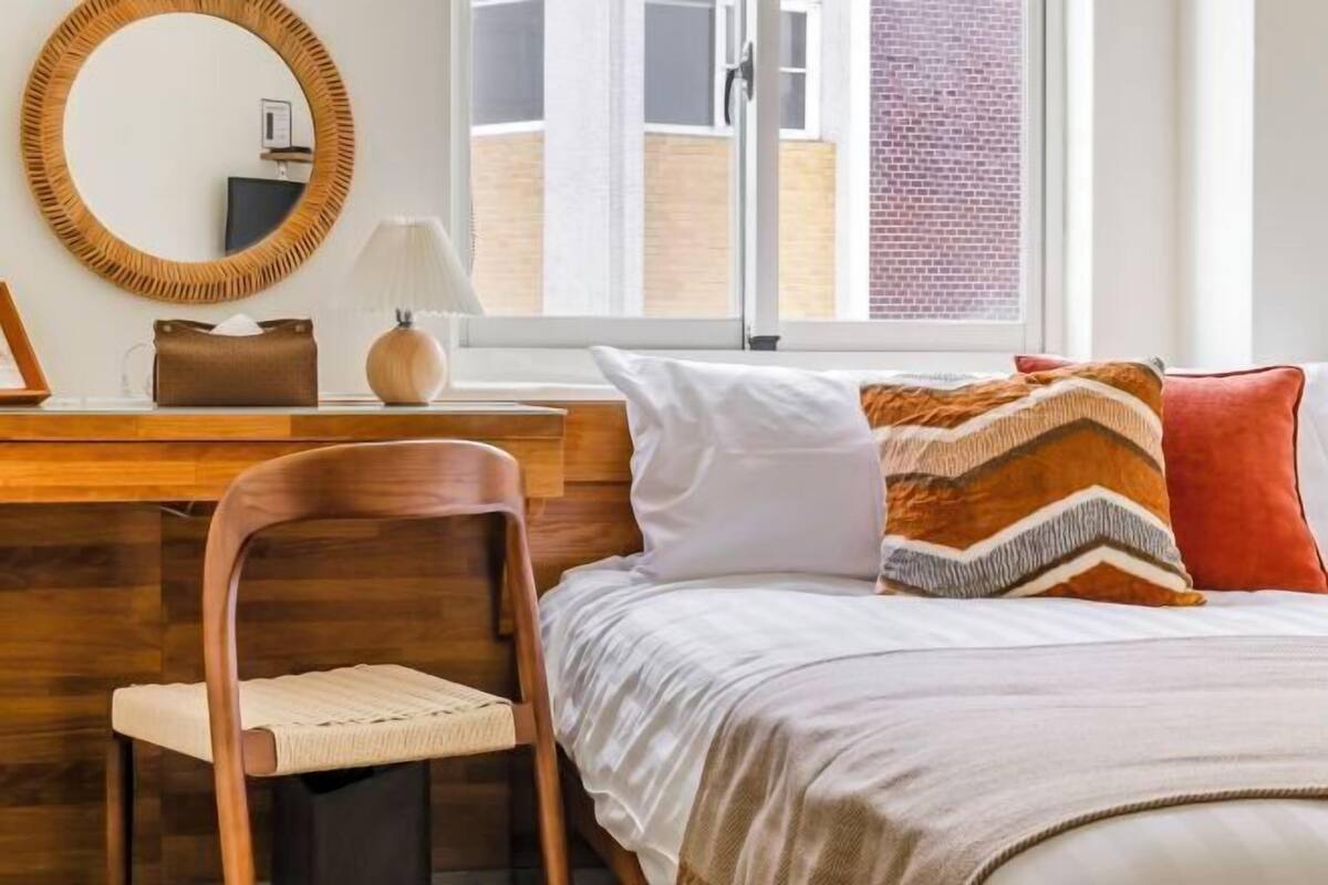 Blackout drapes, WiFi (free), bed sheets