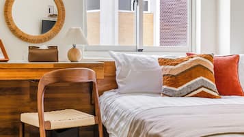 Habitación doble | Cortinas blackout, wifi gratis y ropa de cama