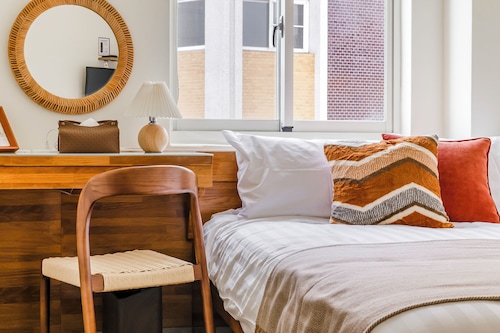 Chin Style Easy Stay