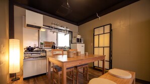 ハウス | 客室内のダイニングエリア
