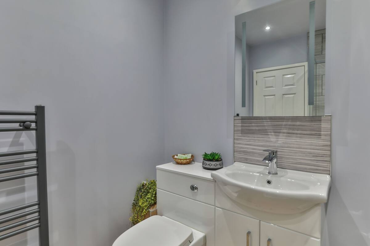 double room (room 11) | bathroom | hair dryer, towels