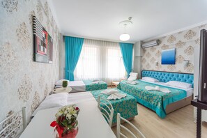 1 bedroom, in-room safe, desk, iron/ironing board - Arges Old City Hotel (Istanbul)