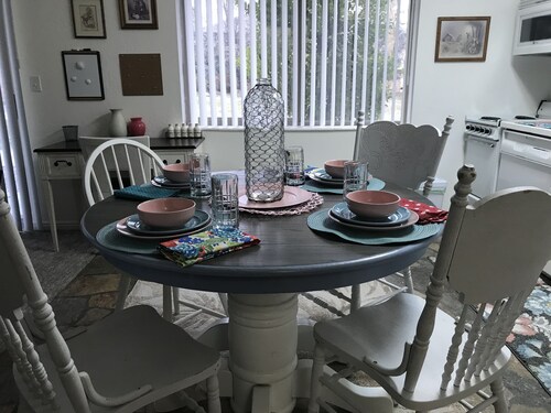 Park City 25 minutes away.  Close to snow skiing.  Large private 1 bedroom condo