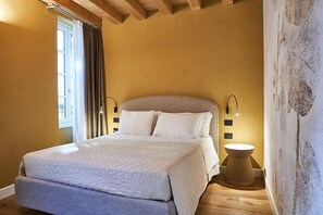 In-room safe, desk, soundproofing, free WiFi - Locanda delle Mercanzie (Brescia)