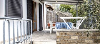 N203 - Numana, large three-room apartment with porch