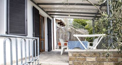 N203 - Numana, large three-room apartment with porch