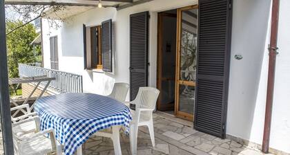 N203 - Numana, large three-room apartment with porch