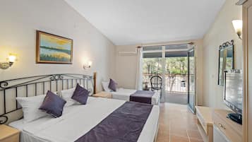 Seprai premium, minibar, kedap suara, dan setrika/meja setrika