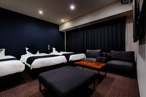 Studio Suite tiện nghi đơn giản, nhiều giường, không hút thuốc, phòng tắm riêng | Nệm có lớp đệm bông, trang trí khác biệt 