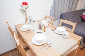 Private Vacation Home | In-room dining - Taisho Family condo (Osaka)