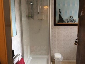 Single Room | Bathroom | Free toiletries, hair dryer, towels - Admiral Guest House (Lincoln)