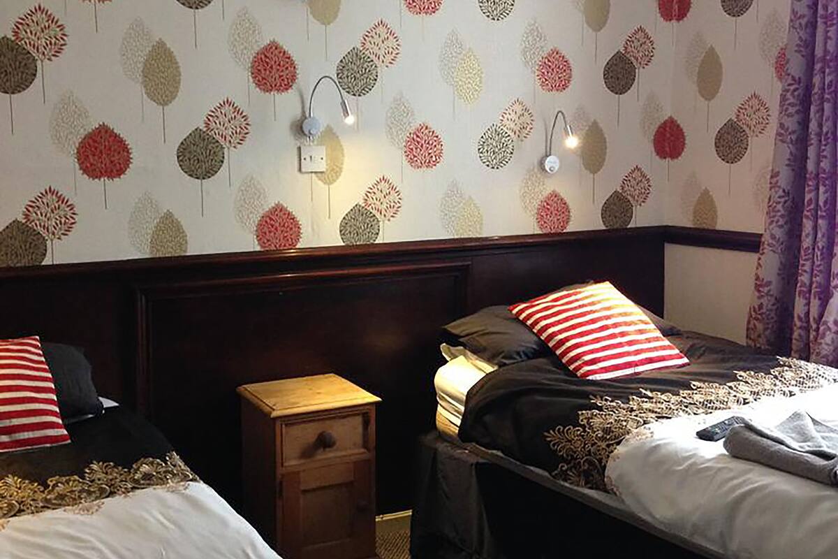 Standard Twin Room