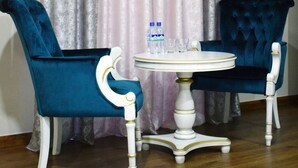 Living area - Hotel Yoshlik (Navoiy)