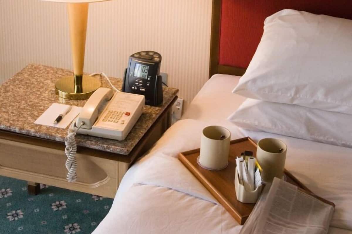 Single Room | Blackout drapes, free cribs/infant beds, rollaway beds, free WiFi