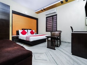 Deluxe Double or Twin Room, 1 Queen Bed | Free WiFi, bed sheets - OYO 362 Hotel J P Inn (New Delhi)