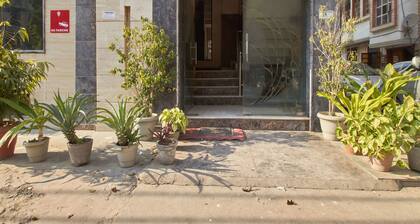 OYO 362 Hotel J P Inn