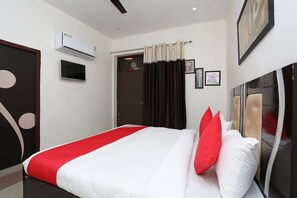 Standard Room | Free WiFi, bed sheets