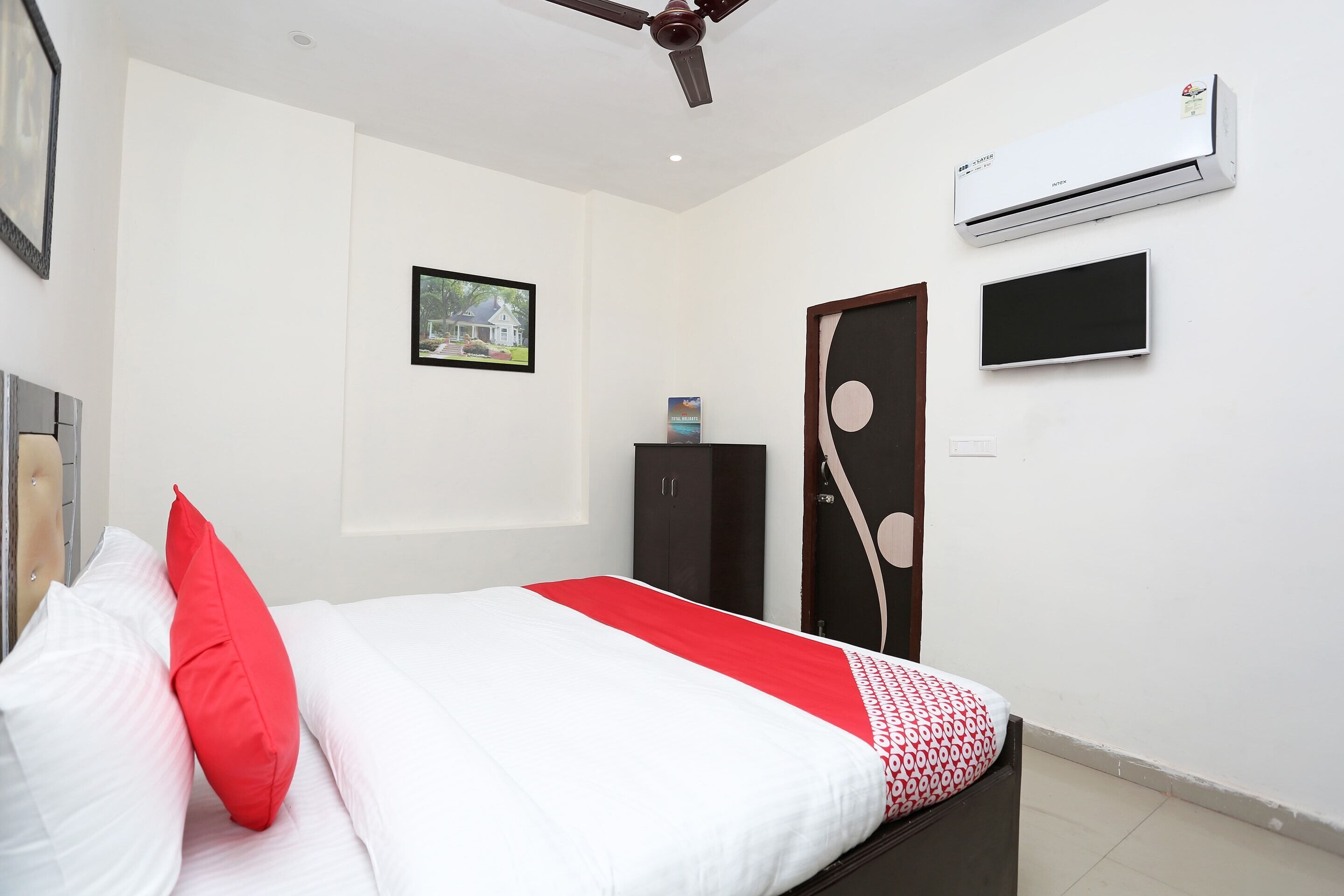 OYO 17443 Tirupati Residency