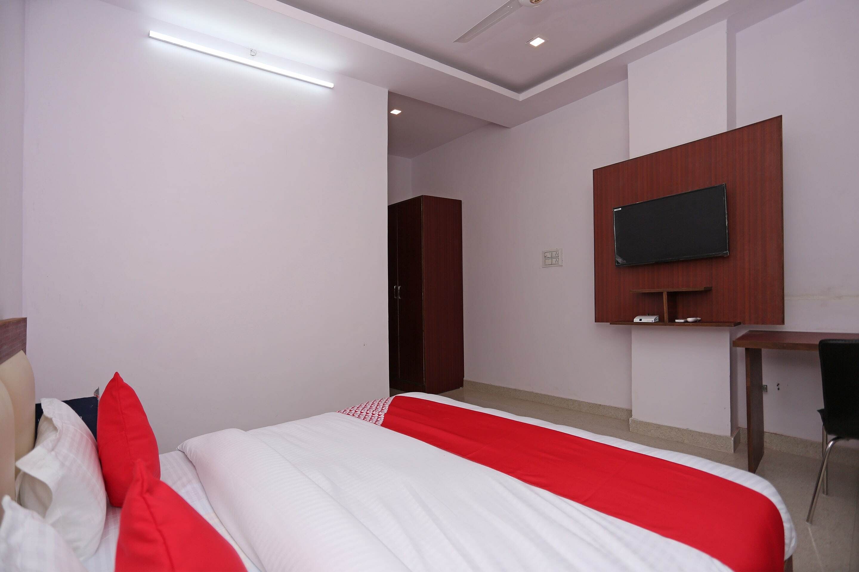 Standard Double Room | Bed sheets