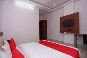 Standard Double Room | Bed sheets - OYO 22079 Hotel Blueberry (Faridabad)