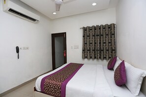 Phòng đôi, 1 giường cỡ king | Truy cập Internet không dây miễn phí, bộ trải giường