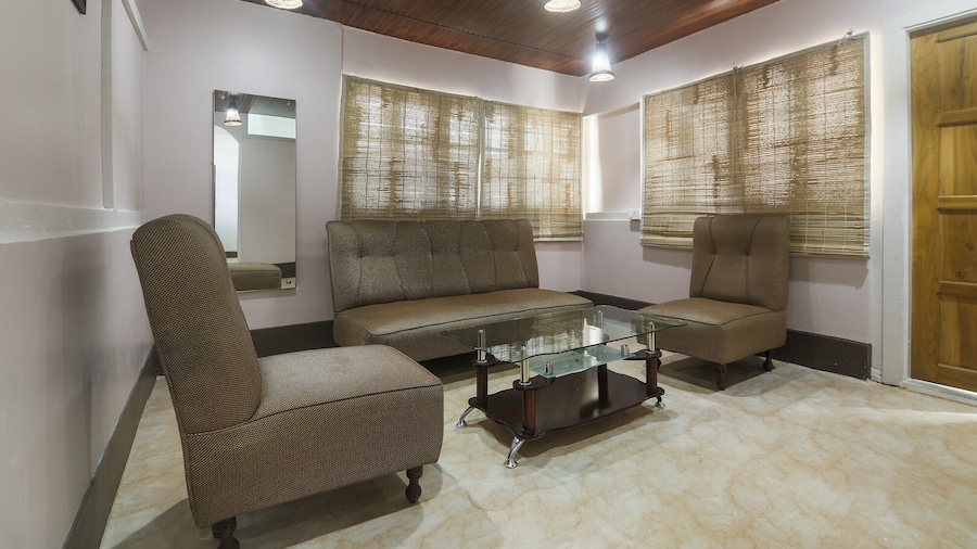 OYO 19292 55 Pillars House