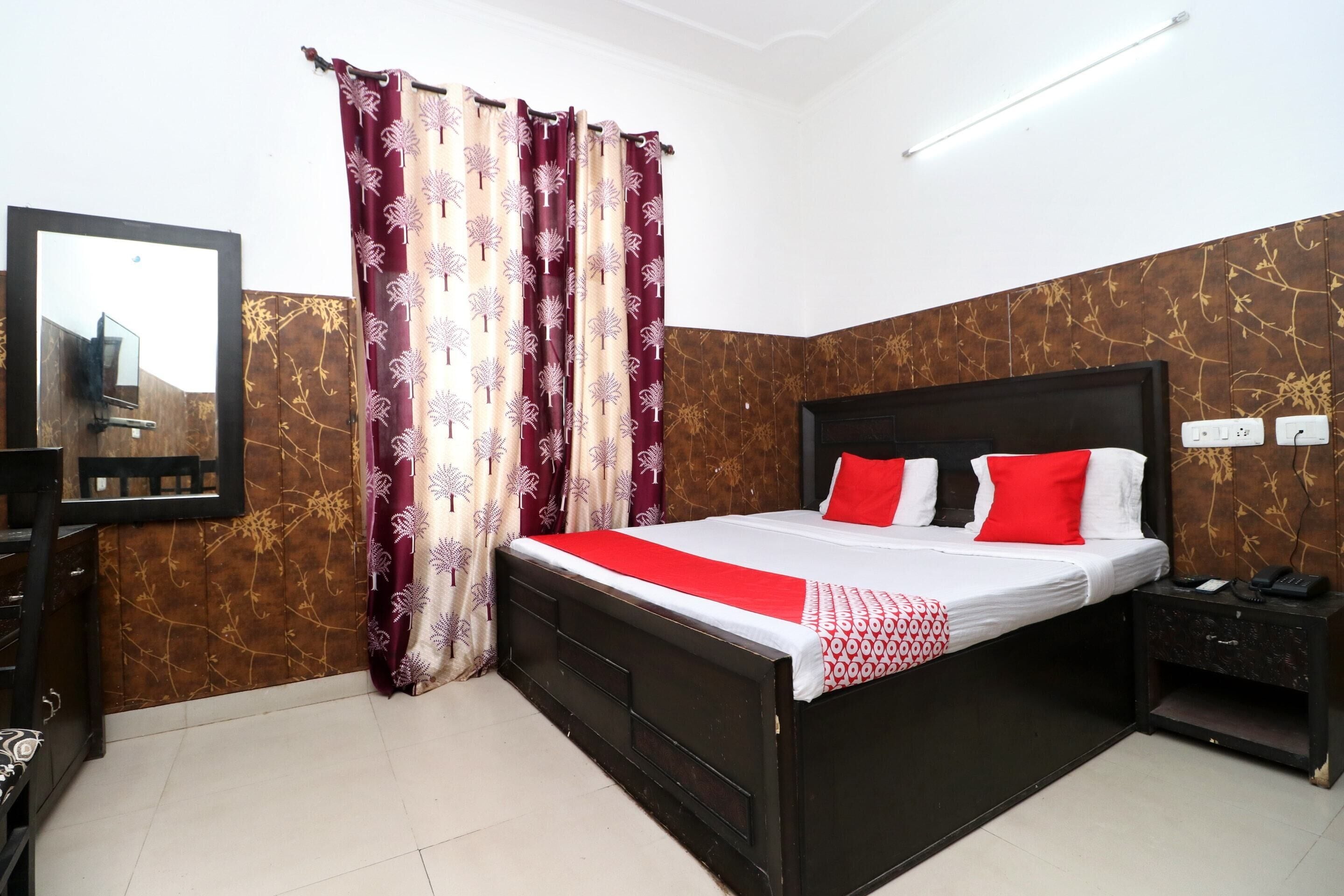 Standard Double Room | Bed sheets