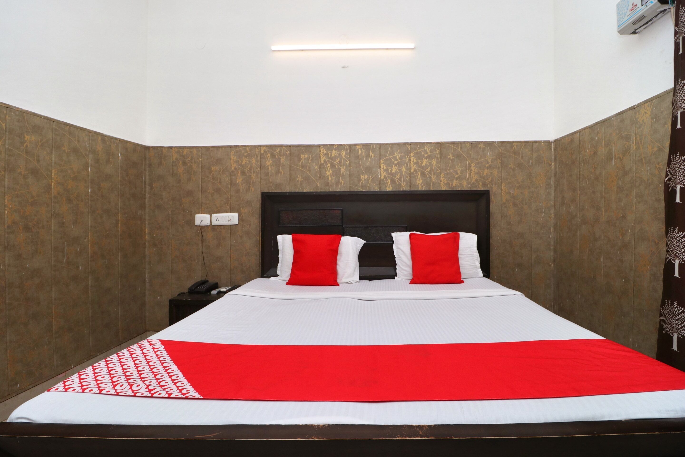 Standard Double Room | Bed sheets