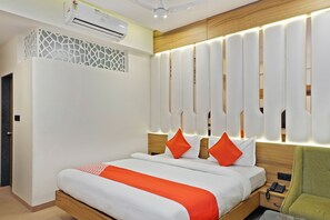 Phòng đôi hoặc 2 giường đơn Deluxe, 1 giường cỡ king | Truy cập Internet không dây miễn phí