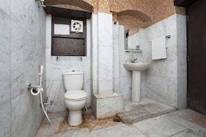 Free toiletries, towels