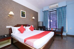 Suite, 1 King Bed | Free WiFi