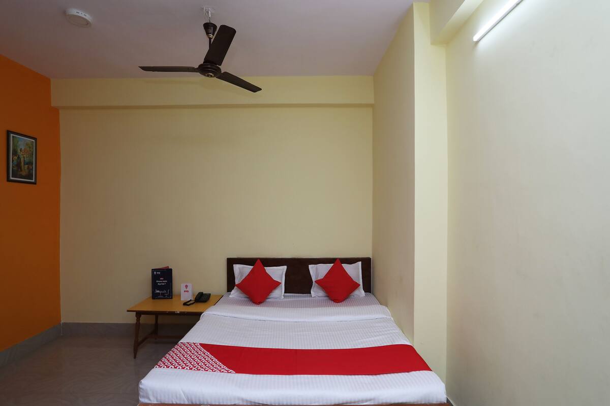 Standard Room | In-room safe