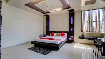 Suite, 1 Single Bed | Free WiFi, bed sheets