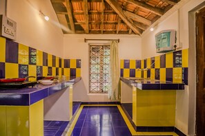 Standard Room | Private kitchen | Fridge - OYO Home 19186 Antique 1BHK (Assagao)