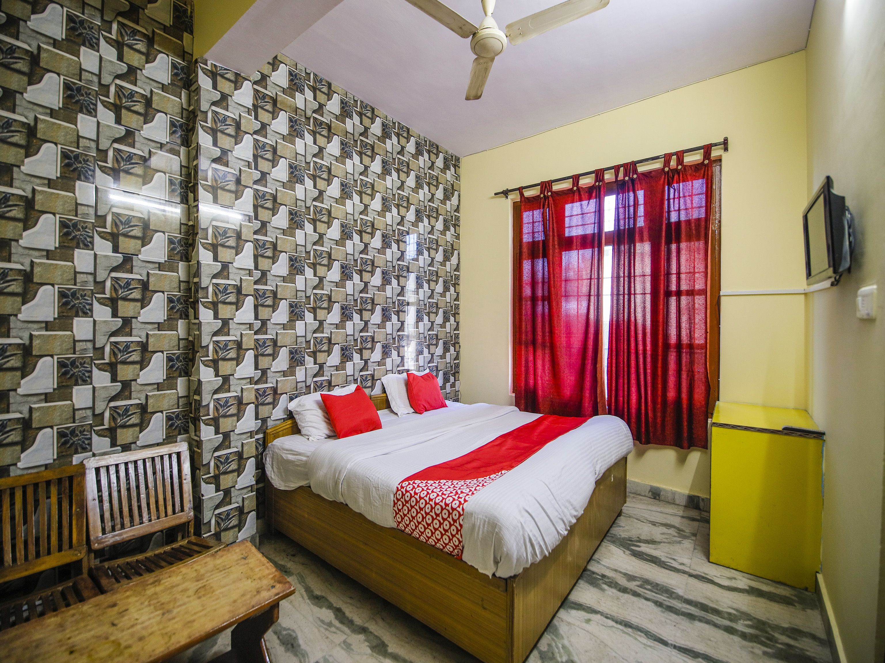Double or Twin Room, 1 Queen Bed | Free WiFi