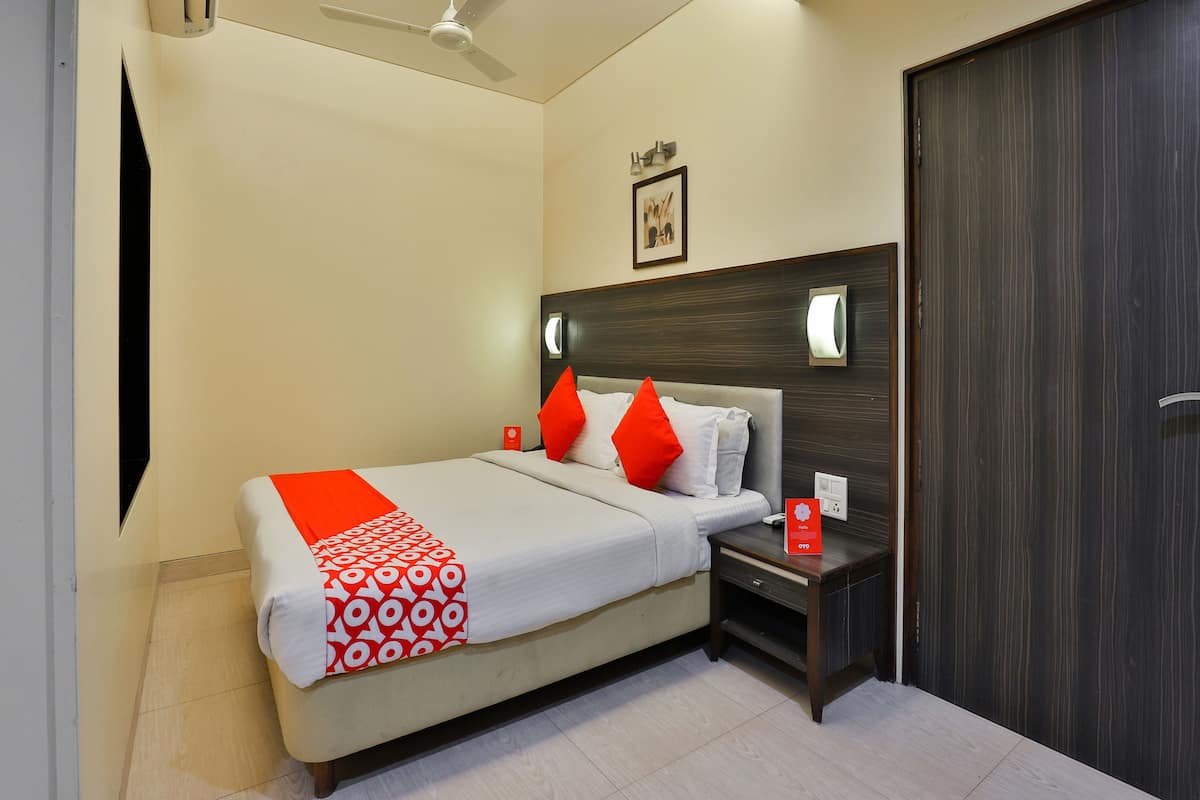 Deluxe Double or Twin Room, 1 King Bed | Free WiFi