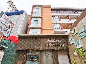 Front of property - OYO 17332 Hotel Nana's (Daman)