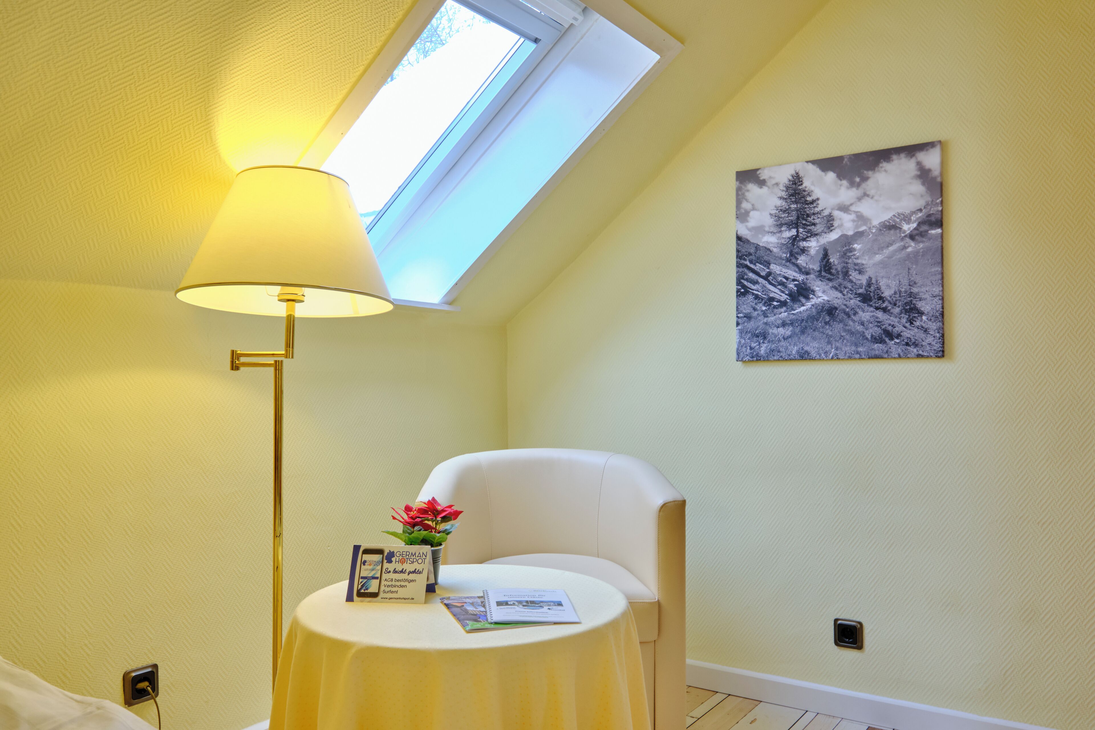 single room | premium bedding, minibar, in-room safe, individually furnished