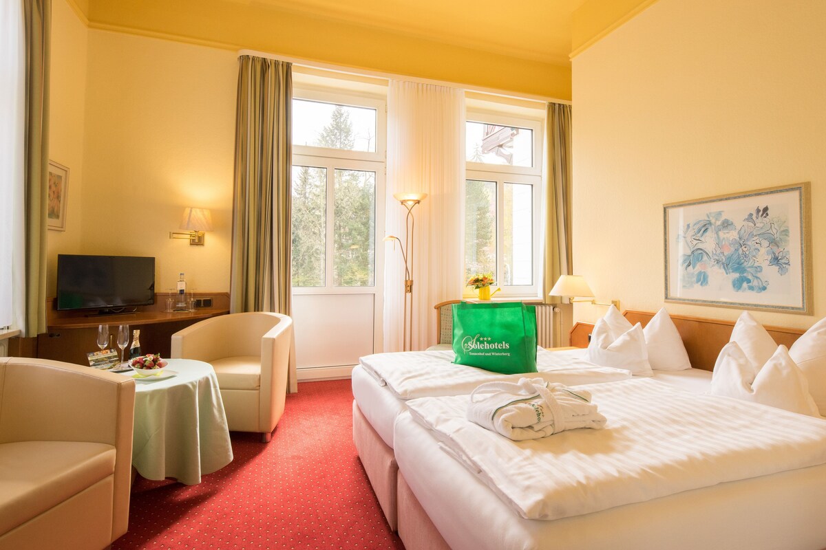 Premium bedding, minibar, in-room safe, desk