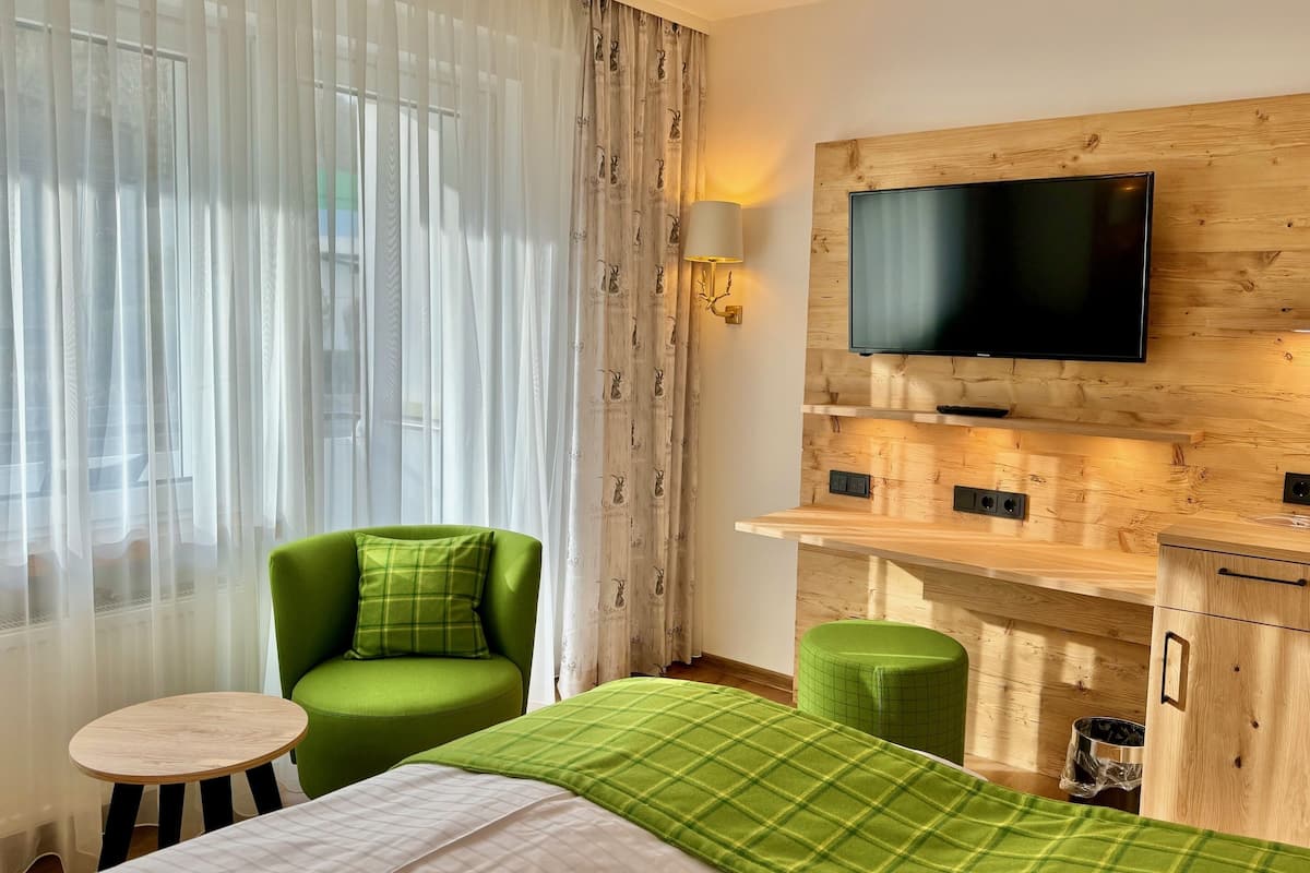 Deluxe-Doppelzimmer | Hochwertige Bettwaren, Minibar, Zimmersafe, individuell eingerichtet