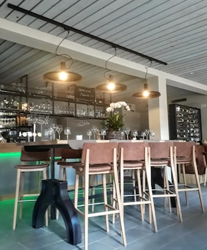 Bar (on property) - HôtelBrasserie & Ecolodges Péitche Lauer (Useldange)