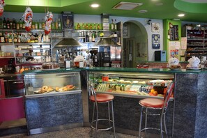 Bar (on property) - Albano Station Rooms (Albano Laziale)