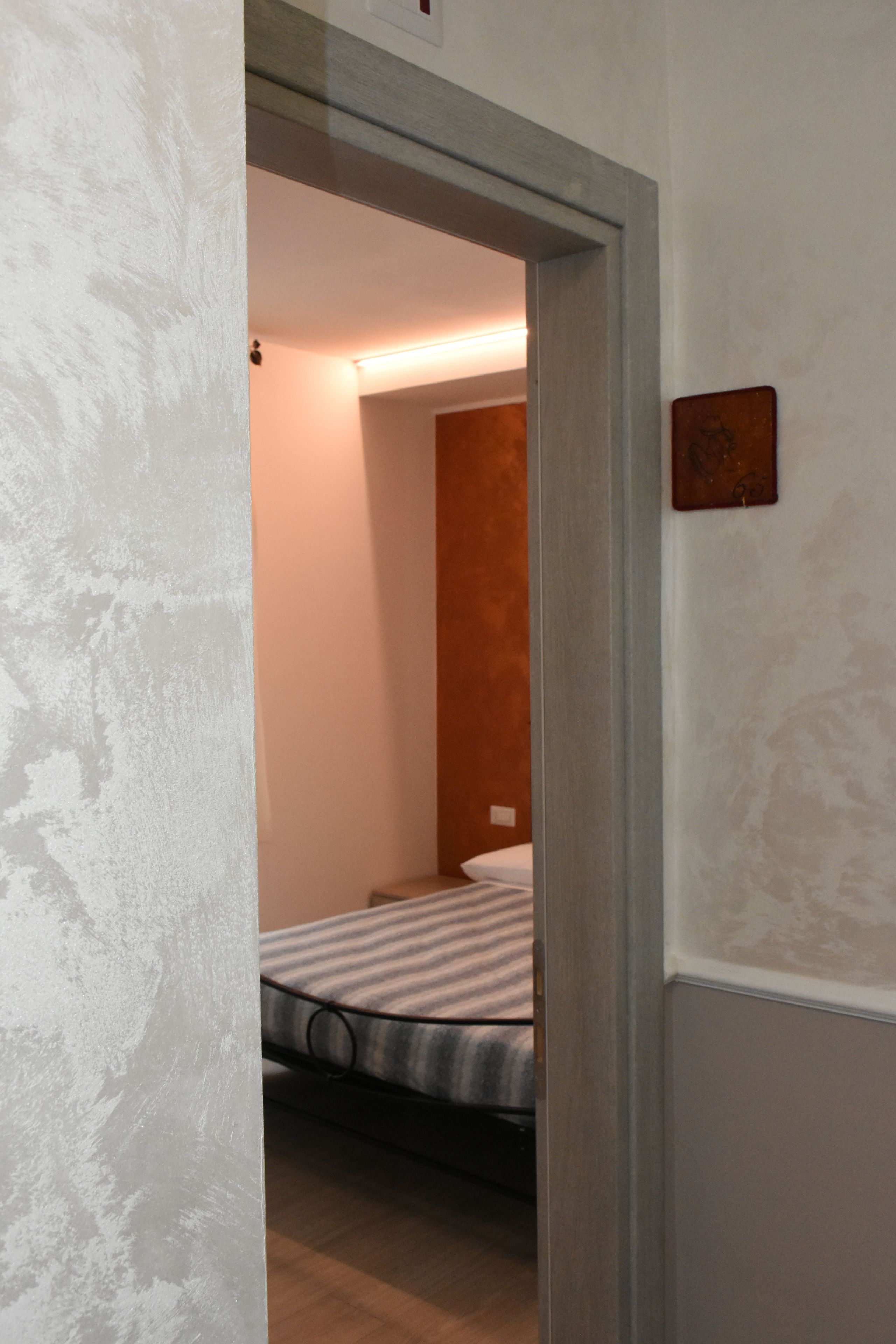 Desk, soundproofing, rollaway beds, free WiFi