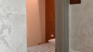 Desk, soundproofing, rollaway beds, free WiFi