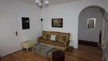 Fernseher, Stereoanlage