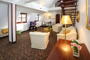 总统套房 | 防过敏的被褥、迷你吧、办公桌、笔记本电脑工作区